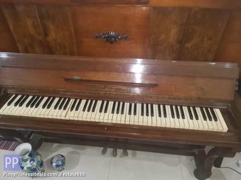 Musical Instruments - Pre-loved Upright Piano Original from Berlin