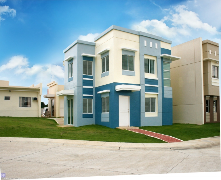 House for Sale - House and Lot in Cavite along Highway near Tagaytay