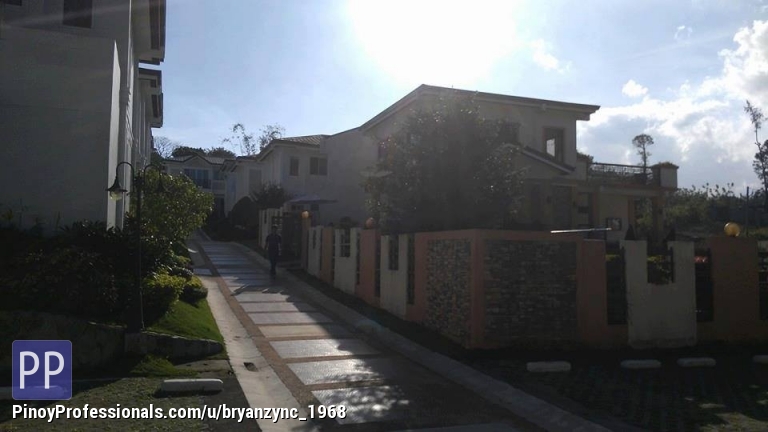 Apartment and Condo for Sale - Tagaytay Hampton Ville Condo Unit For sale
