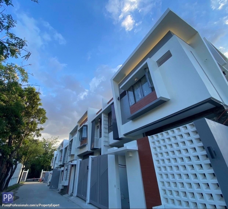 House for Sale - Affordable 2-Storey Townhouse with 3-Bedrooms located in EDSA Muñoz Quezon City near SM North and Ayala Malls