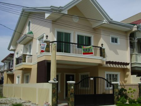House for Sale - 2-Storey Stylish Brand New House and Lot @ Greenwoods Pasig
